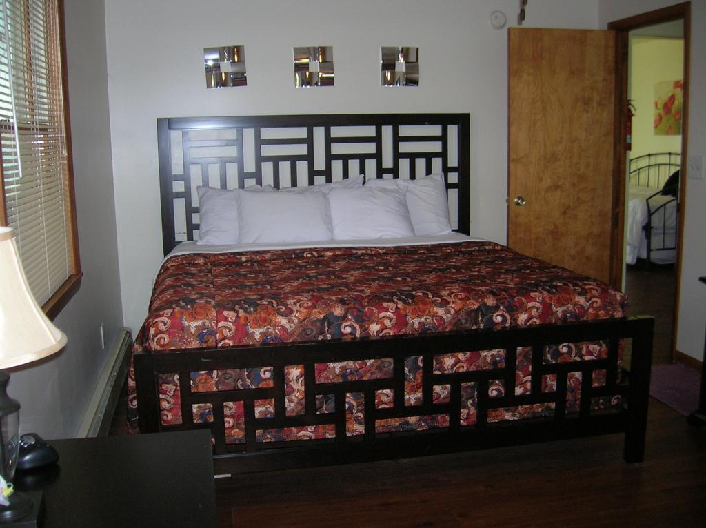 Camp Inn Lodge Oscoda Zimmer foto