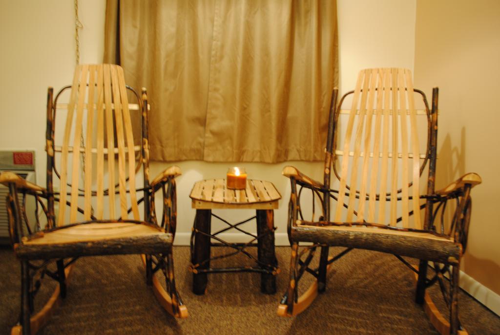 Camp Inn Lodge Oscoda Zimmer foto