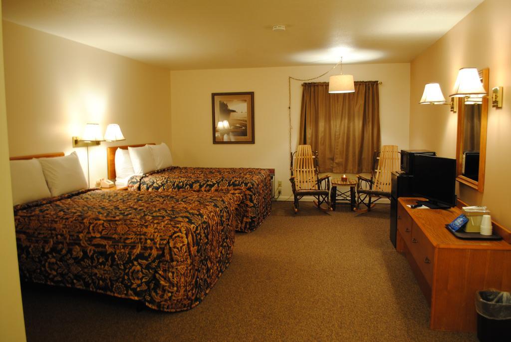 Camp Inn Lodge Oscoda Exterior foto