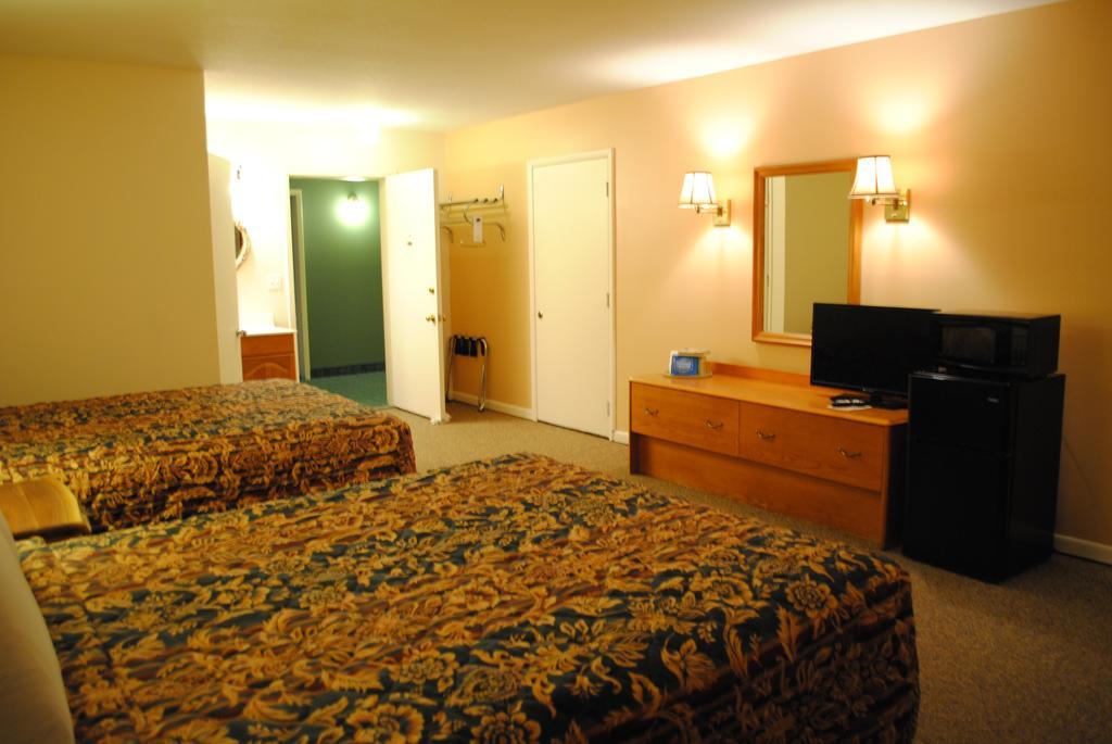 Camp Inn Lodge Oscoda Zimmer foto